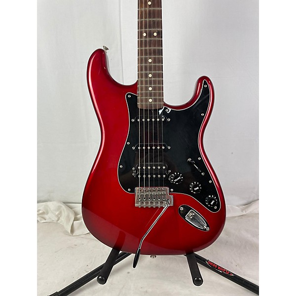 Used Fender Used Fender Player Stratocaster HSS Pau Ferro Candy Apple Red Solid Body Electric Guitar