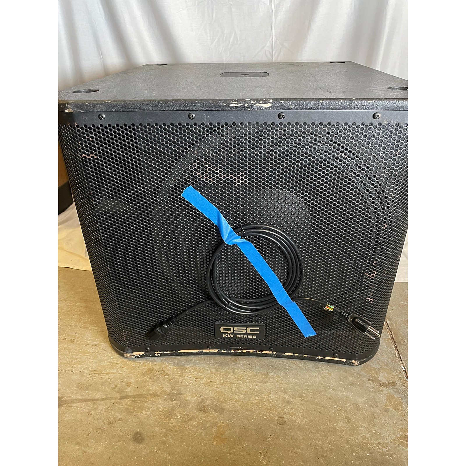 Used QSC KW181 1000W Powered Subwoofer Guitar Center