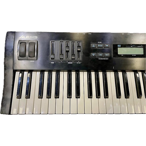 Used Alesis Qs6.1 Synthesizer
