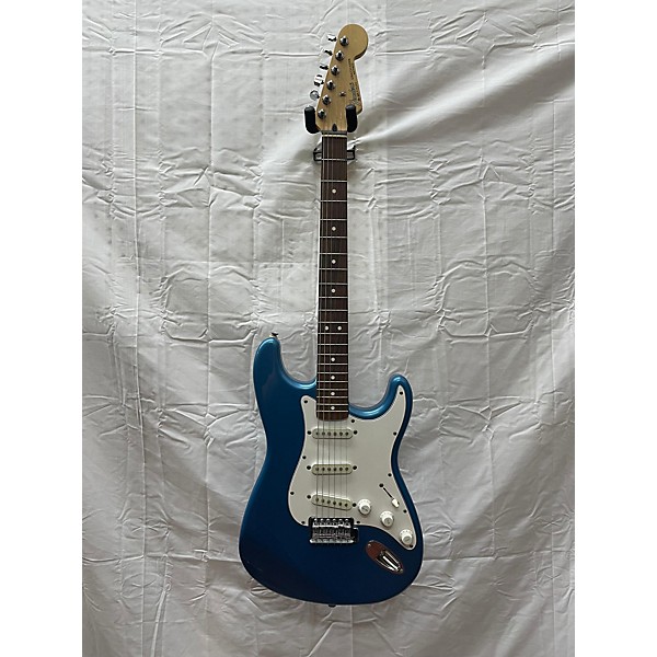 Used Fender Used Fender Standard Stratocaster Metallic Blue Solid Body Electric Guitar