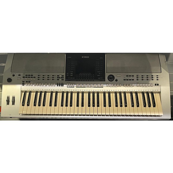 Used Yamaha PSRS900 61 Key Arranger Keyboard