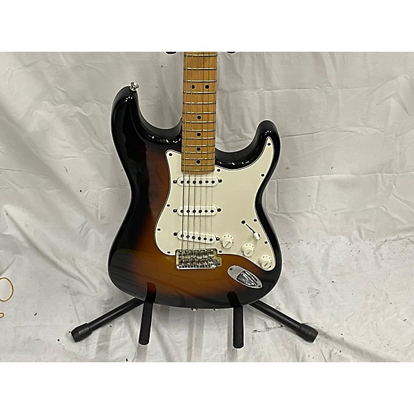 Used Fender Used Fender American Deluxe Stratocaster Sunburst Solid Body Electric Guitar