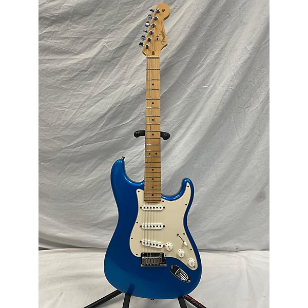 Used Fender Used 2010 Fender American Standard Stratocaster Metallic Aqua Marine Solid Body Electric Guitar