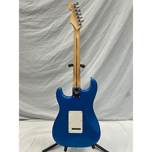 Used Fender Used 2010 Fender American Standard Stratocaster Metallic Aqua Marine Solid Body Electric Guitar