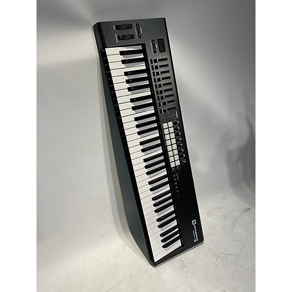 Used Novation Used Novation Launchkey 61 Key MIDI Controller