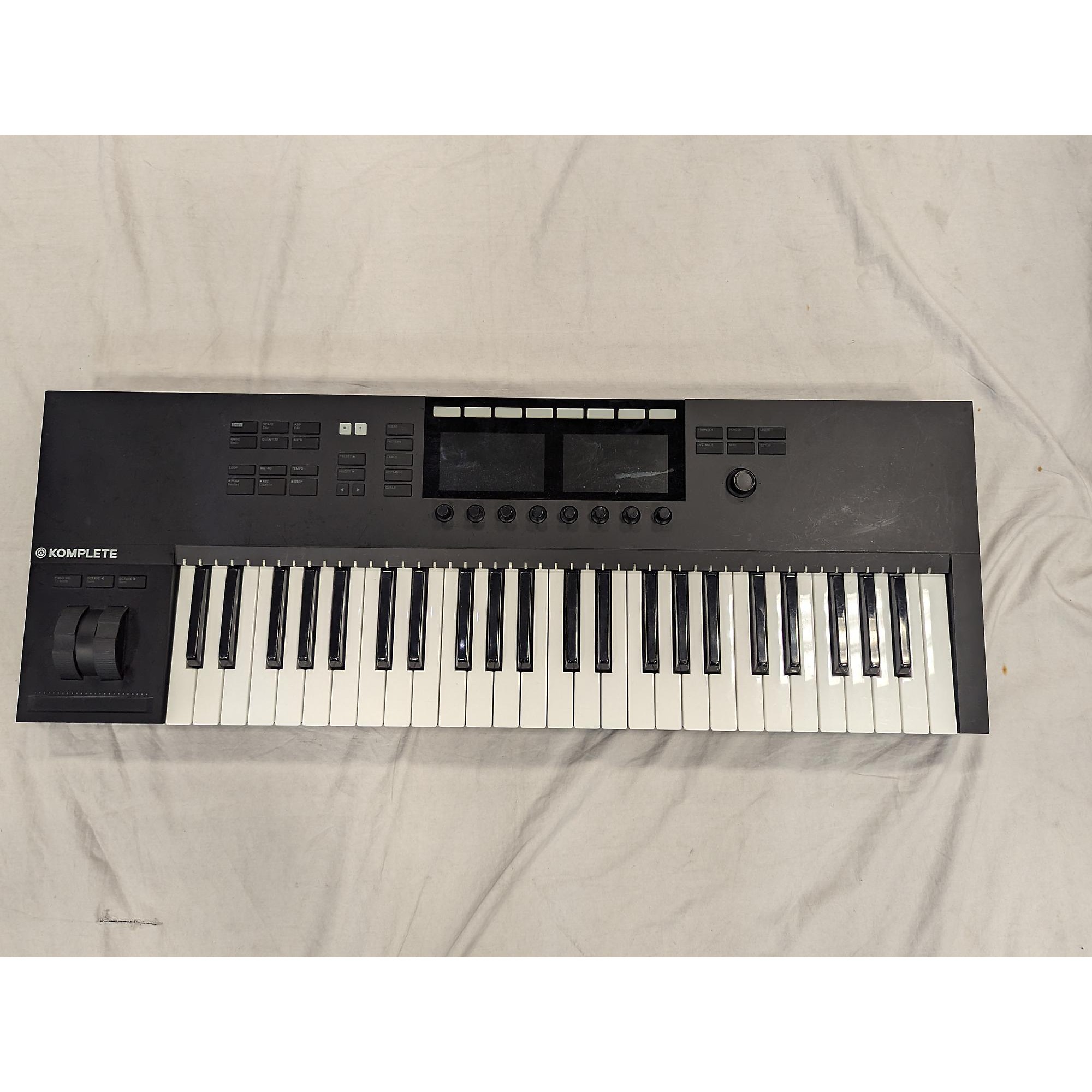 Used Native Instruments Used Native Instruments Komplete Kontrol S49 MK2  MIDI Controller