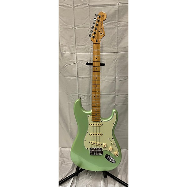 Used Fender Used Fender Player Stratocaster Green Solid Body Electric Guitar