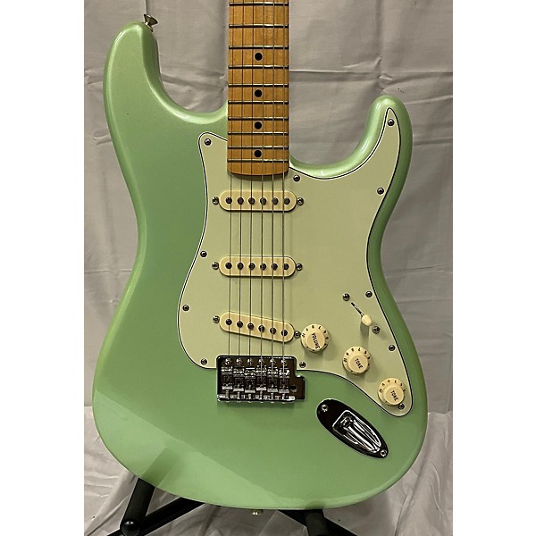 Used Fender Used Fender Player Stratocaster Green Solid Body Electric Guitar