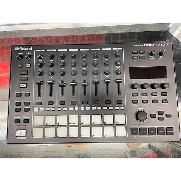 Used Roland Used Roland MC-707 Groovebox Production Controller