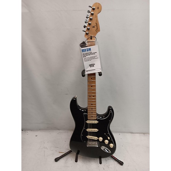 Used Fender Used Fender Player Stratocaster Limited Edition Black Solid Body Electric Guitar