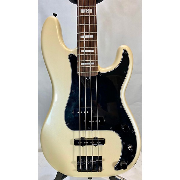 Used Fender Duff McKagan Signature Bass Electric Bass Guitar Electric Bass Guitar