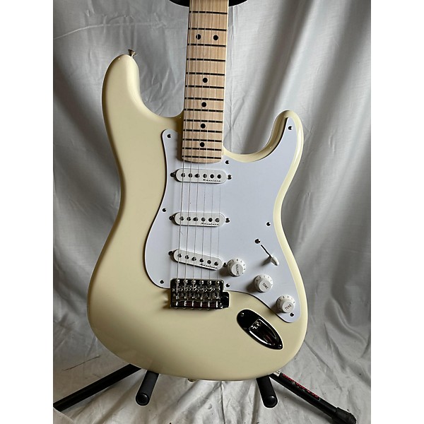 Used Fender Used Fender Artist Series Eric Clapton Stratocaster Olympic White Solid Body Electric Guitar