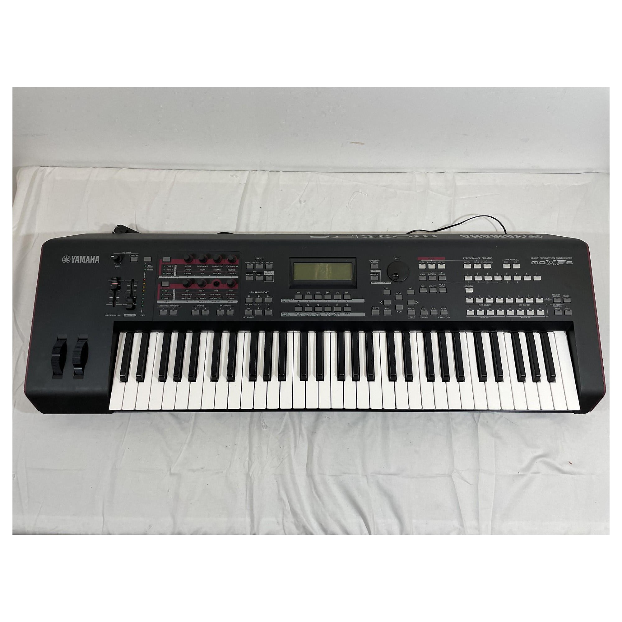 Used Yamaha MOXF6 61 Key Keyboard Workstation | Guitar Center