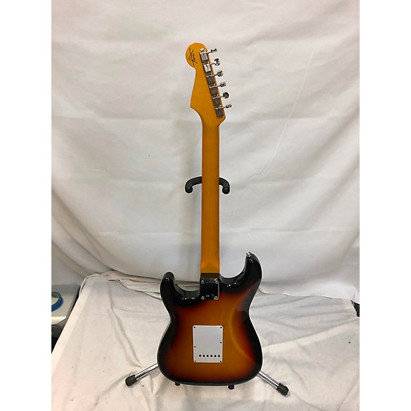 Used Fender Used Fender Custom Shop 1960s Stratocaster Nos 3 Color Sunburst Solid Body Electric Guitar