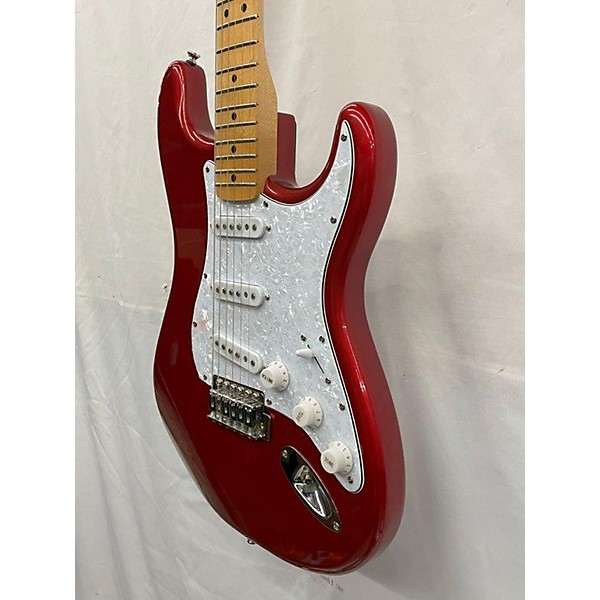 Used Fender Used 2006 Fender 60th Anniversary Standard Stratocaster Chrome Red Solid Body Electric Guitar