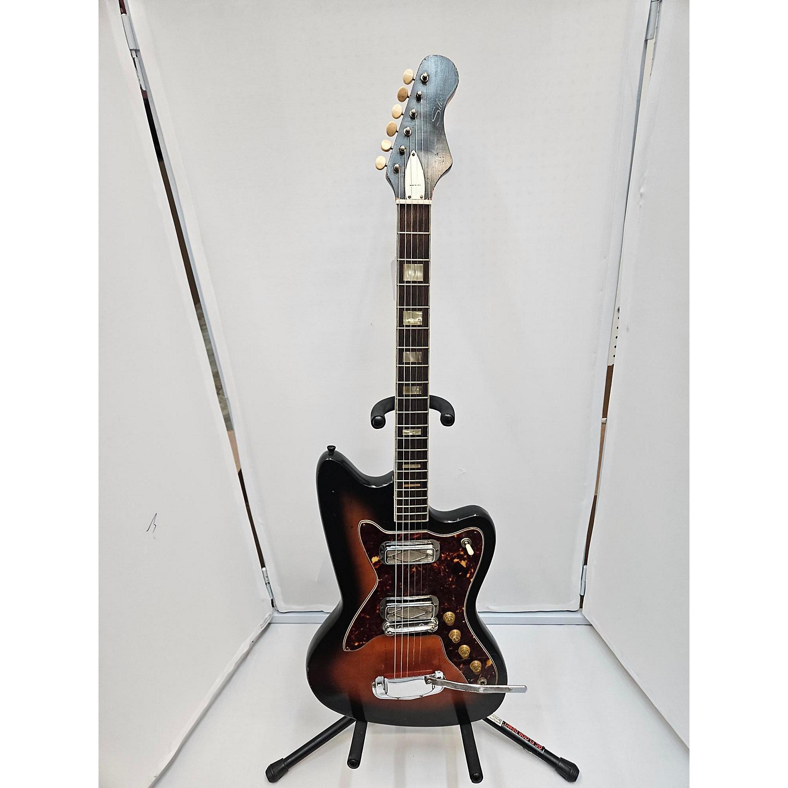 Used Silvertone 1960s Silhouette 1478 Solid Body Electric Guitar 
