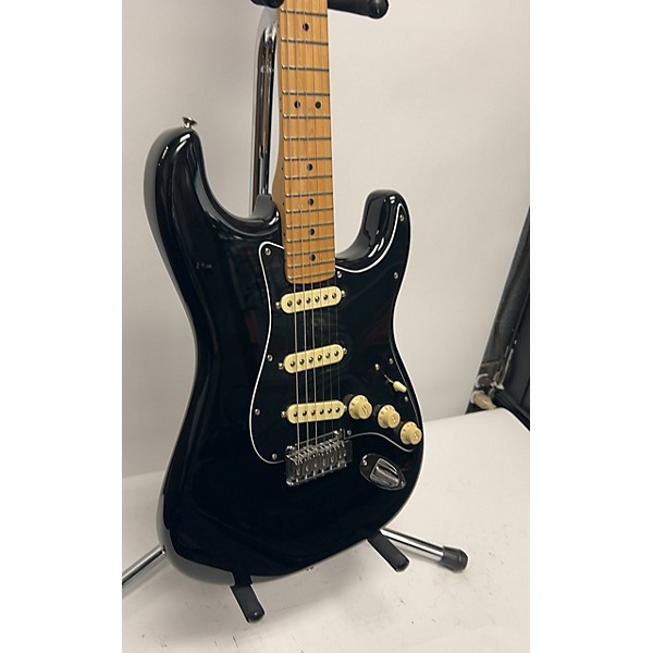 Used Fender Used Fender Player Stratocaster Black Solid Body Electric Guitar