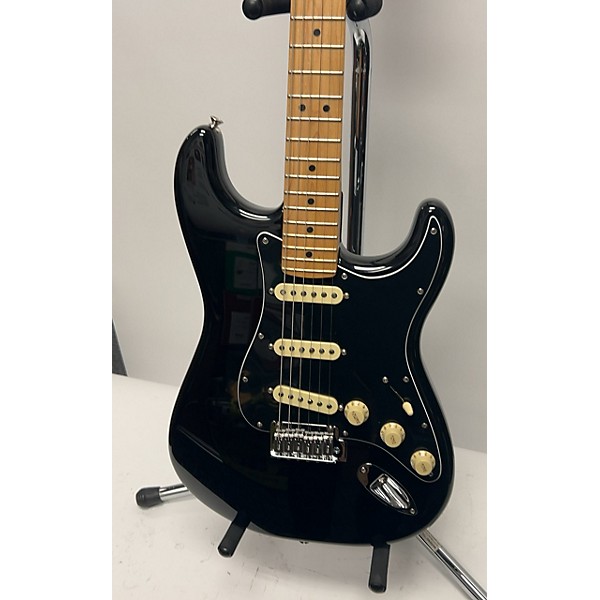 Used Fender Used Fender Player Stratocaster Black Solid Body Electric Guitar