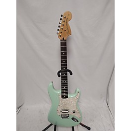 Used Fender Used 2001 Fender Tom Delonge Signature Stratocaster Surf Green Solid Body Electric Guitar