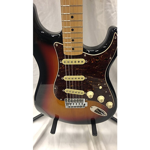 Used Fender STRATOCASTER Solid Body Electric Guitar