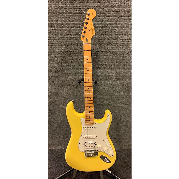 Used Fender Used 2023 Fender Player Stratocaster HSS Buttercream Solid Body Electric Guitar