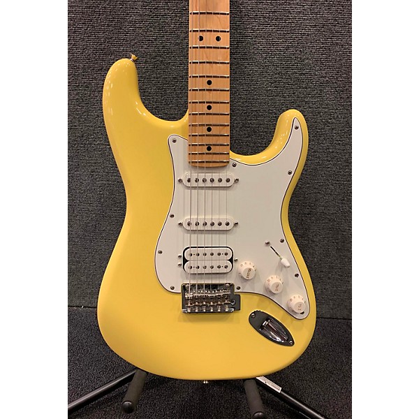 Used Fender Used 2023 Fender Player Stratocaster HSS Buttercream Solid Body Electric Guitar