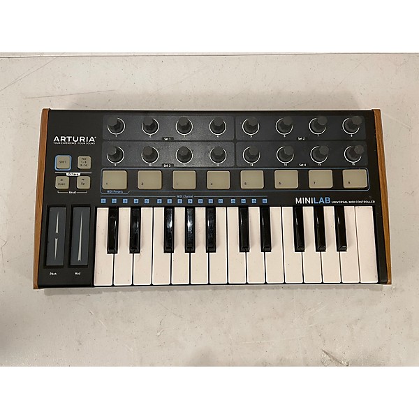 Used Arturia Used Arturia MiniLab MIDI Controller