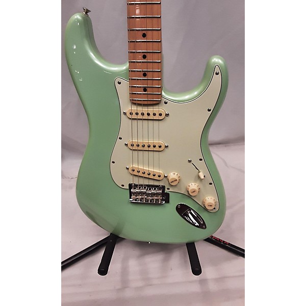 Used Fender Used Fender Player Stratocaster Mint Green Solid Body Electric Guitar