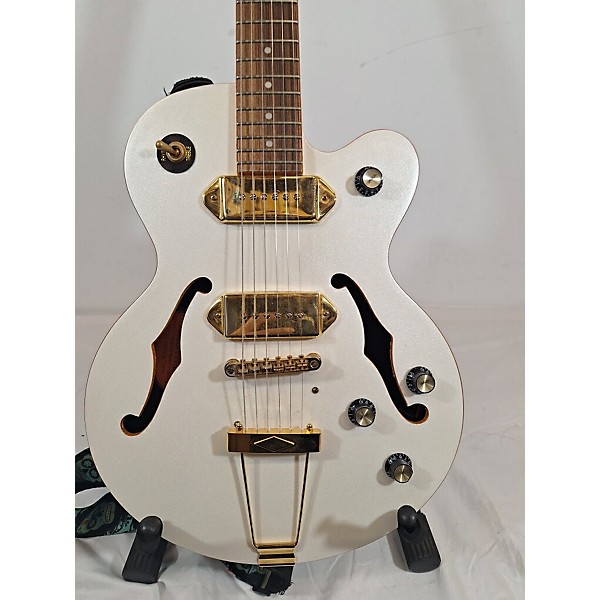 Used Epiphone Used Epiphone Wildkat Pearl White Hollow Body Electric Guitar