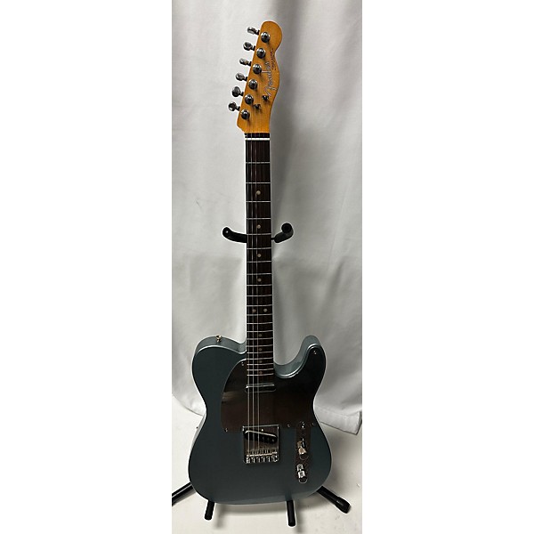 Used Fender Used Fender CHRISSIE HYNDE TELE RW IBM Ice Blue Metallic Solid Body Electric Guitar