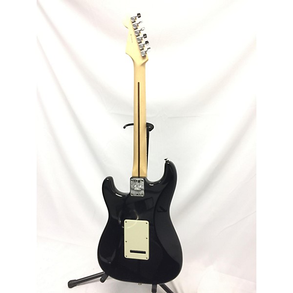 Used Fender Used Fender American Professional Stratocaster SSS Black Solid Body Electric Guitar