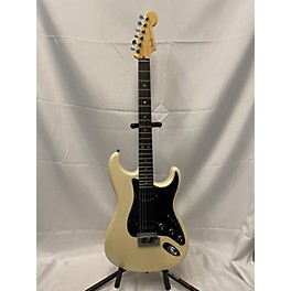 Used Fender Used 2013 Fender American Deluxe Stratocaster Olympic Pearl Solid Body Electric Guitar