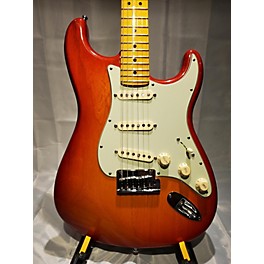 Used Fender Used Fender Custom Shop Deluxe Stratocaster Faded Cherry Sunburst Solid Body Electric Guitar