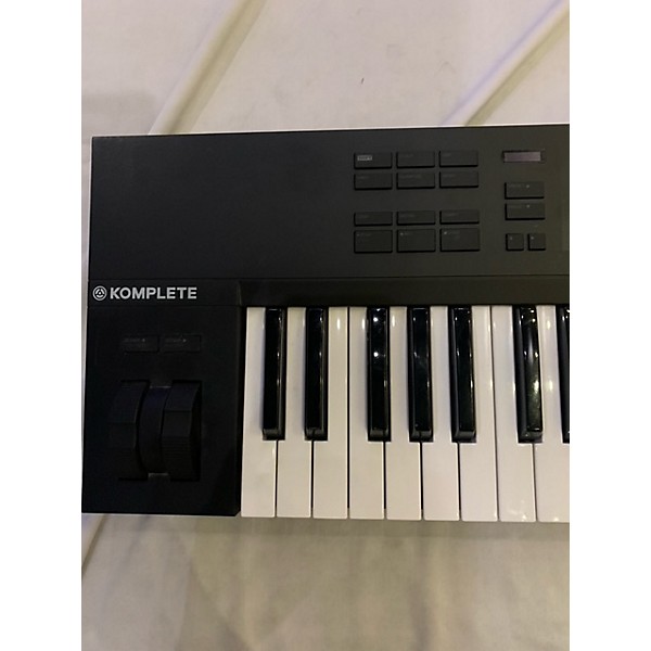 Used Native Instruments Used Native Instruments Komplete Kontrol A49 MIDI Controller