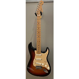 Used Fender Used Fender 60th Anniversary American Standard Stratocaster Sunburst Solid Body Electric Guitar