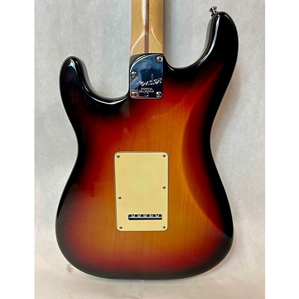 Used Fender Used Fender American Deluxe Stratocaster 3 Tone Sunburst Solid Body Electric Guitar