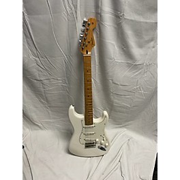 Used Fender Used Fender Player Stratocaster Polar White Solid Body Electric Guitar