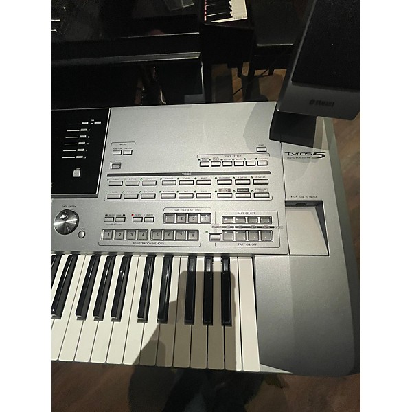 Used Yamaha Tyros 5 61 Key Arranger Keyboard