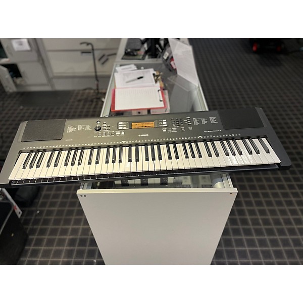 Used Yamaha PSREW300 76 Key Portable Keyboard