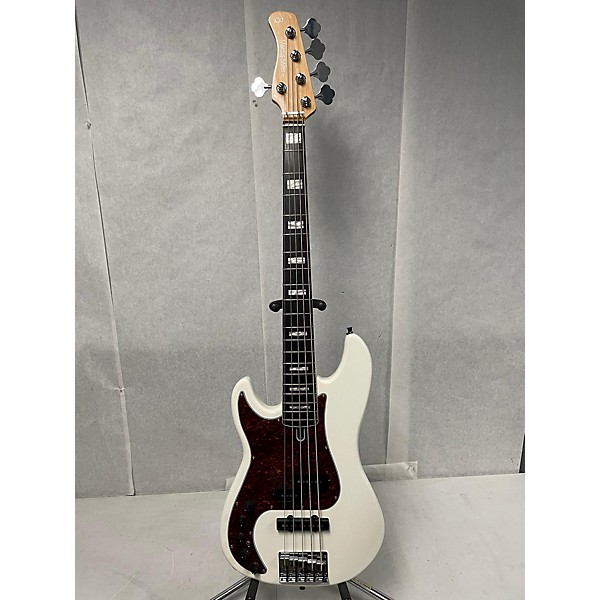 Used Used Marcus Millerd P7 Antique White Electric Bass Guitar