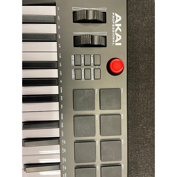 AKAI Professional MPK mini Plus Bundle ...