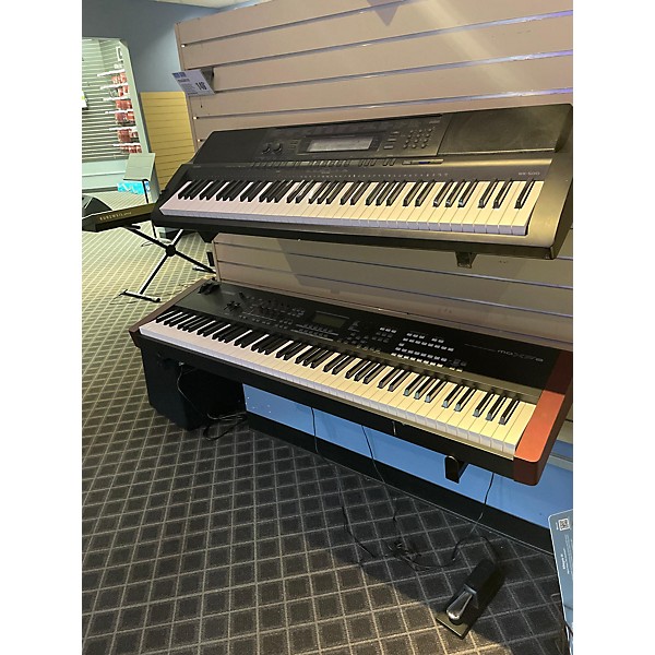 Used Yamaha Used Yamaha MOXF8 88 Key Keyboard Workstation