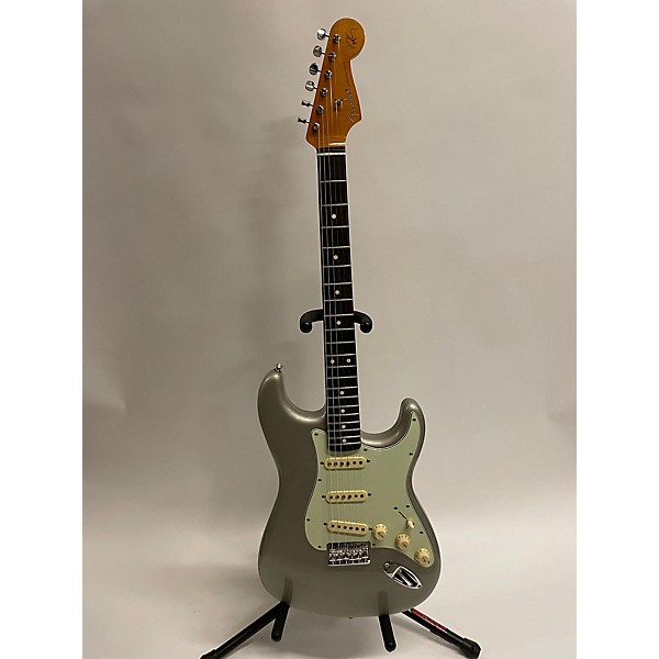 Used Fender Artist Series Robert Cray Stratocaster Solid Body Electric Guitar