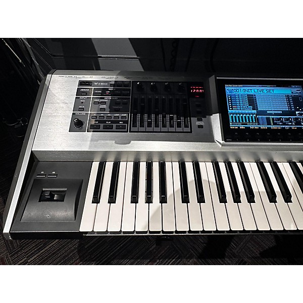Used Roland Fantom G6 61 Key Keyboard Workstation