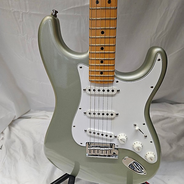 Vintage Fender 1999 1999 American Standard Solid Body Electric Guitar