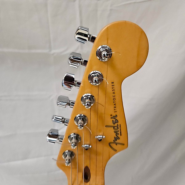 Vintage Fender 1999 1999 American Standard Solid Body Electric Guitar