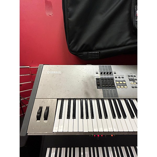 Used Yamaha Motif 8 88 Key Keyboard Workstation