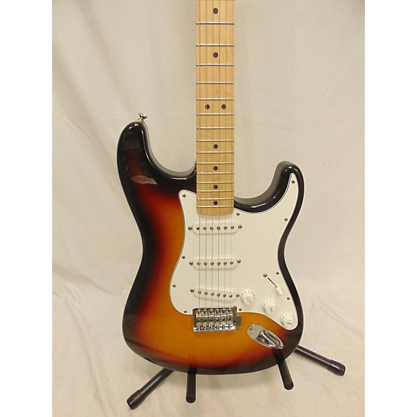 Used Fender Used Fender Player Stratocaster 2 Color Sunburst Solid Body Electric Guitar