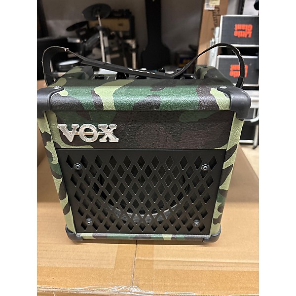 Used VOX DA5 Battery Powered Amp