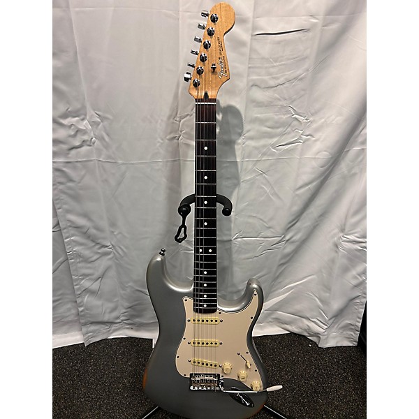 Used Fender Used Fender Standard Stratocaster Silver Solid Body Electric Guitar